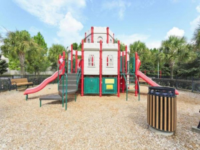 Stylish 3 bedroom 2 bathroom Condo in Windsor Hills- 5 Minutes From Disney townhouse